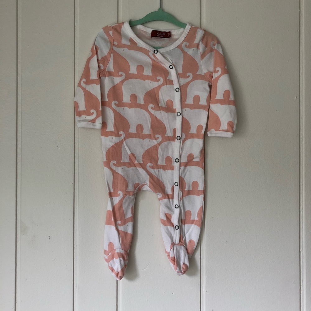 Milk barn Elephant footies